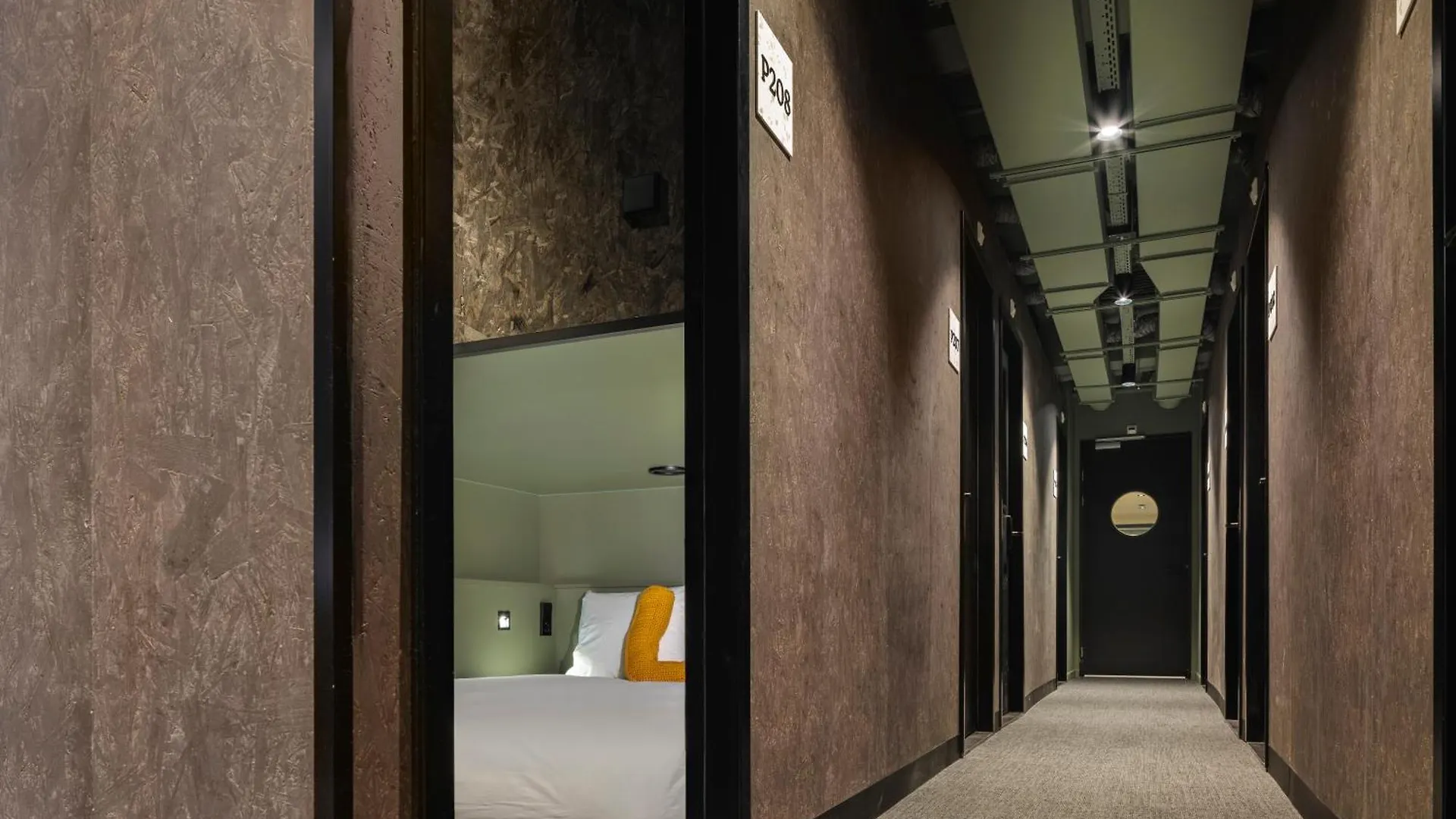 Pods By The Usual Rotterdam Hostel Nederland